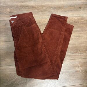 Red Corduroy Levi’s High Waisted Mom Jean Size 26